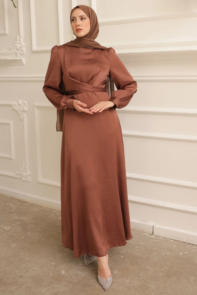 Kahverengi Bağlama Detaylı Saten Abiye