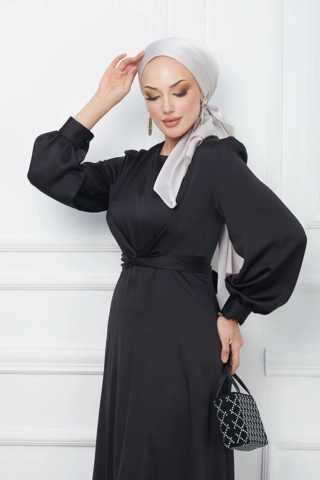 Siyah Bağlama Detaylı Saten Abiye