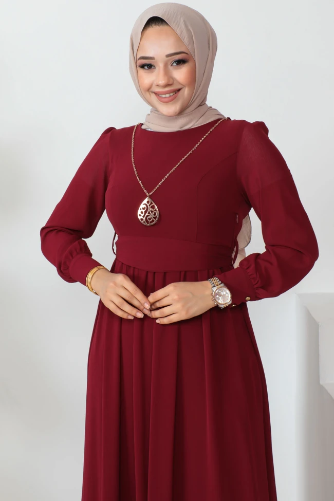 Vişne Kolyeli Şifon Elbise