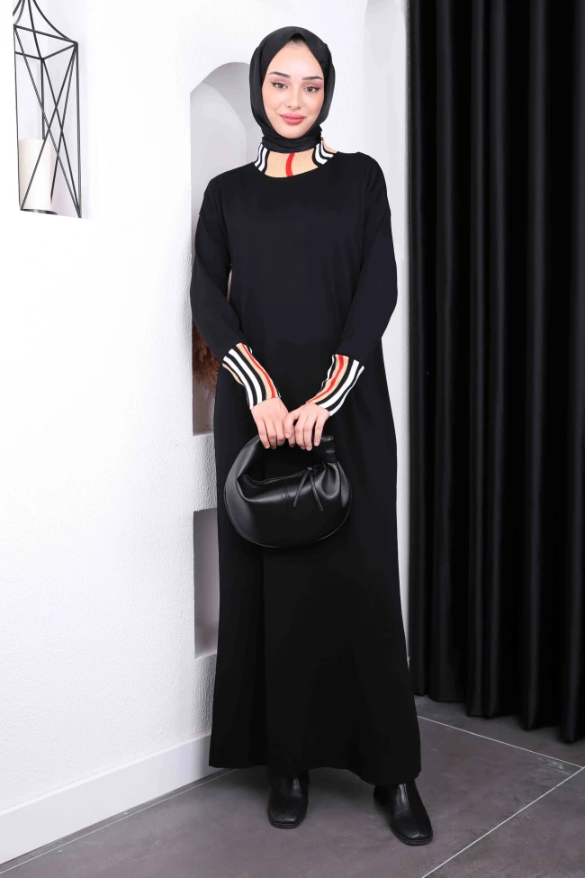 Siyah Dik Yaka Merserize Triko Elbise