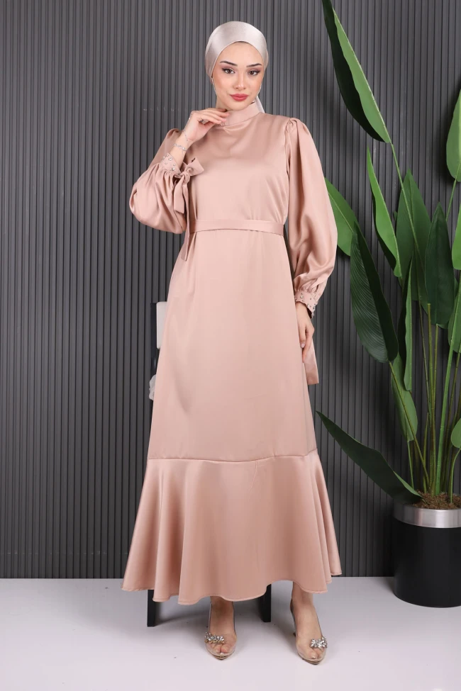 Bej Taş Detaylı Eteği Volanlı Saten Elbise