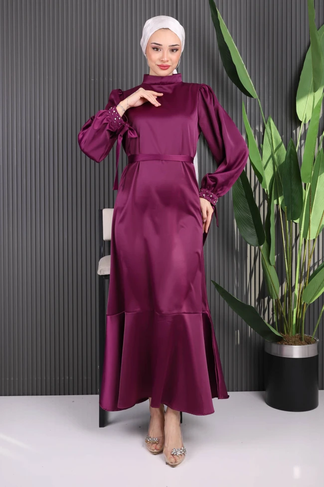 Mor Taş Detaylı Eteği Volanlı Saten Elbise