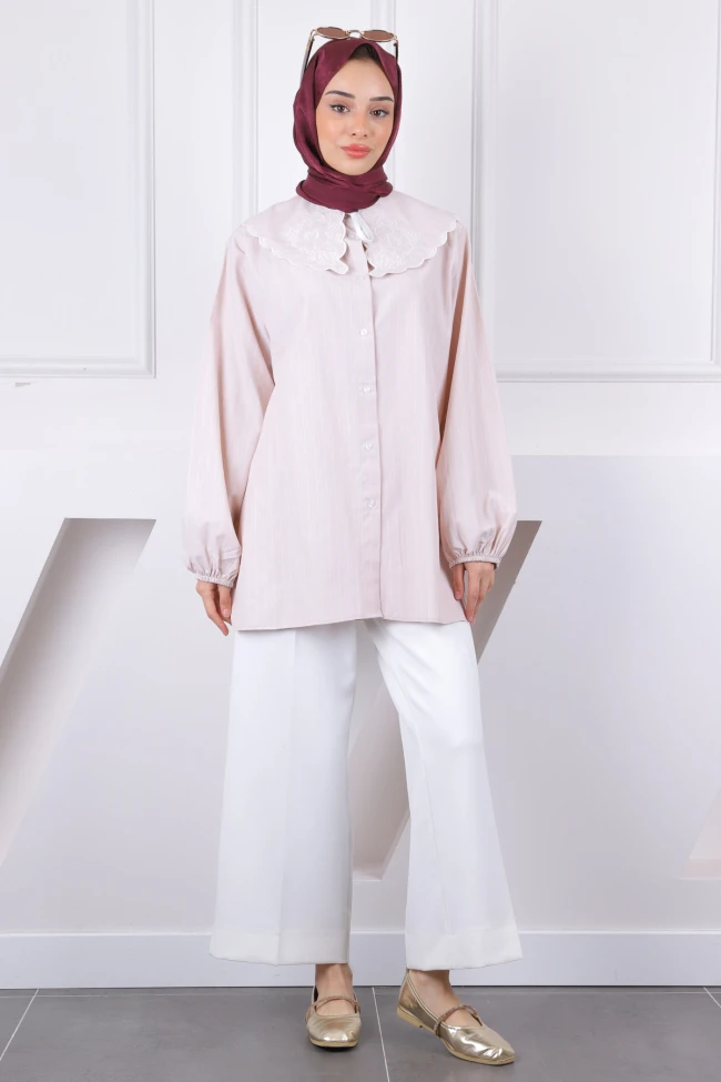 Bej Yaka Detaylı Gömlek