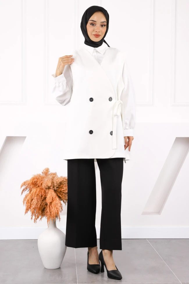 Ekru Yan Bağlamalı Dügmeli Krep Yelek