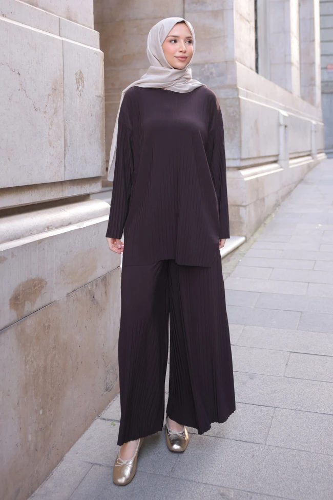 Kahverengi Piliseli Sandy Tunik Pantolon Takım