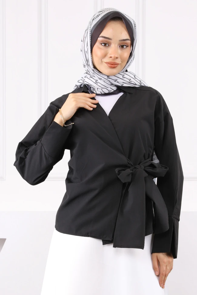 Siyah Yandan Bağlamalı Gömlek