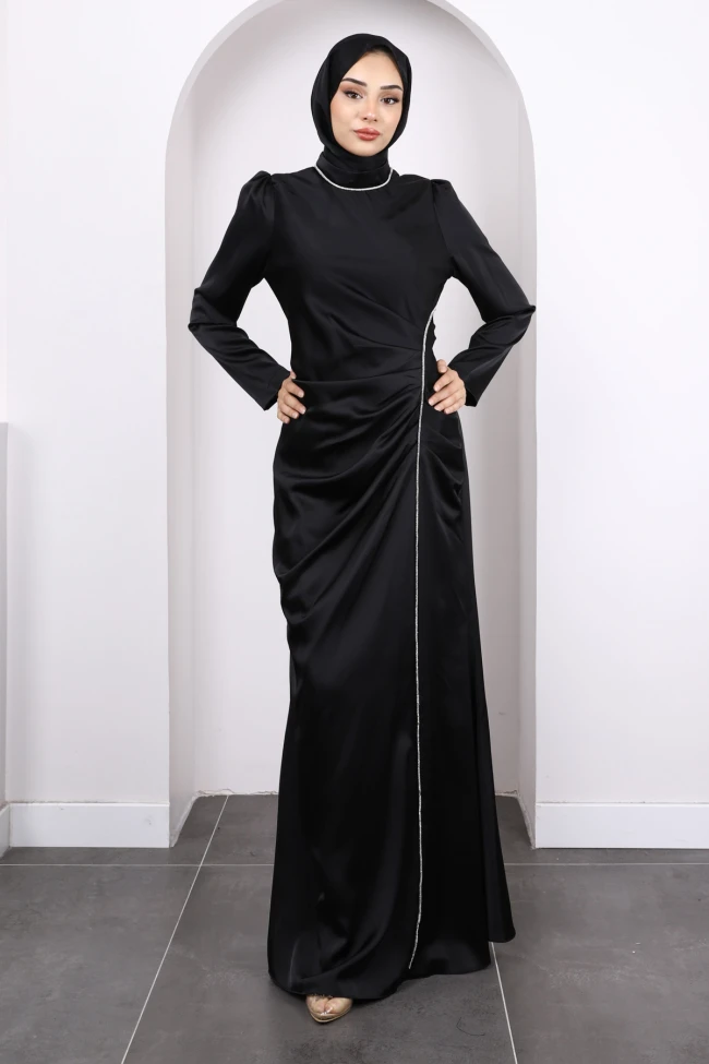 Siyah Önü Drapeli Taşlı Saten Abiye