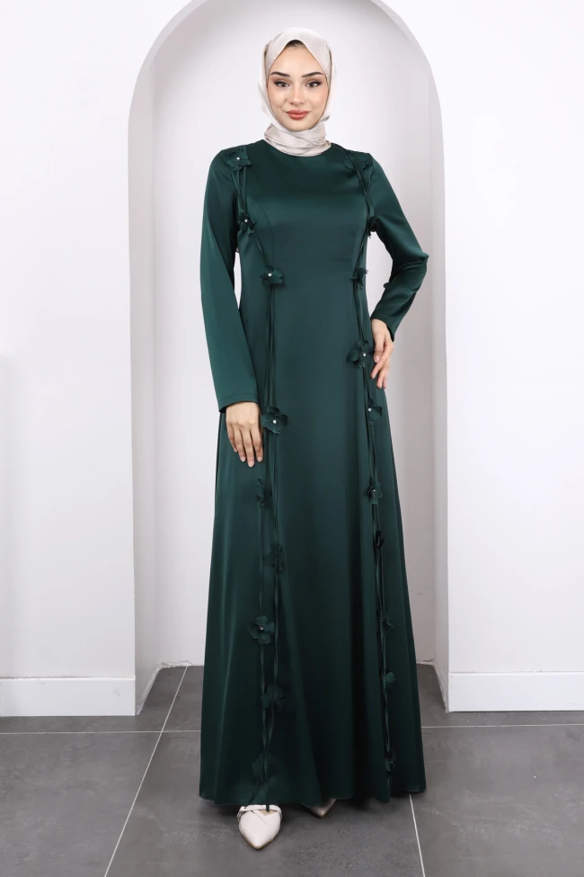 Zümrüt Yeşili Çiçek Detaylı Saten Abiye