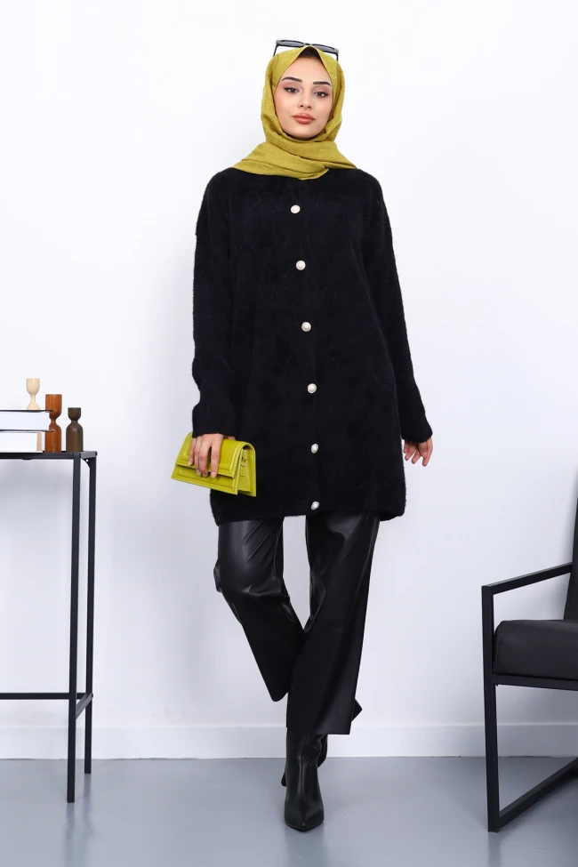 Siyah Düğmeli Sakal Triko Hırka