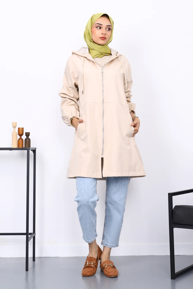 Bej Kapüşonlu Arkası Nakışlı Trençkot