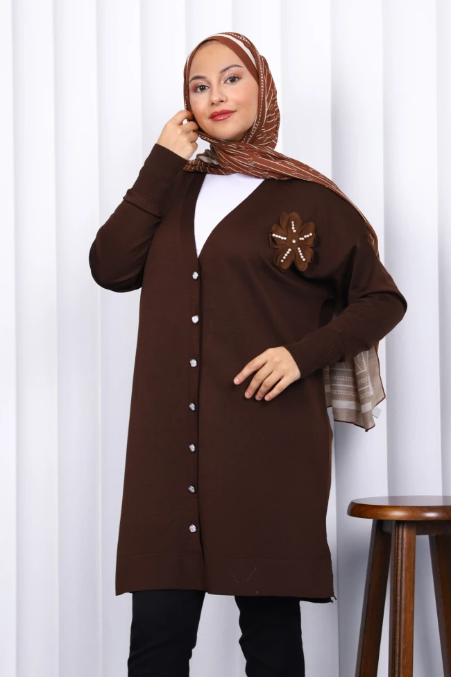 Kahverengi Düğmeli Soğuk İplik Triko Hırka