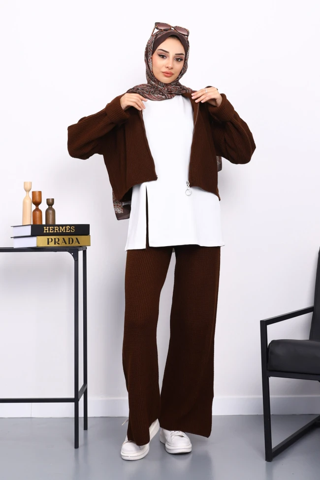 Kahverengi Fermuarlı Üçlü Triko Takım