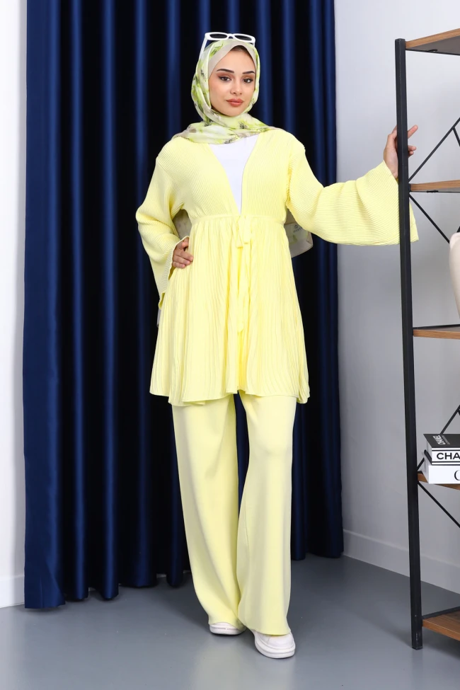 Sarı Bel Kuşaklı Hırka Pantolonlu Takım