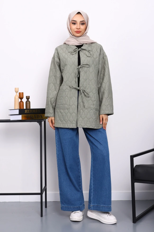 Yeşil Yakalı Çift Cepli Kapitone Ceket