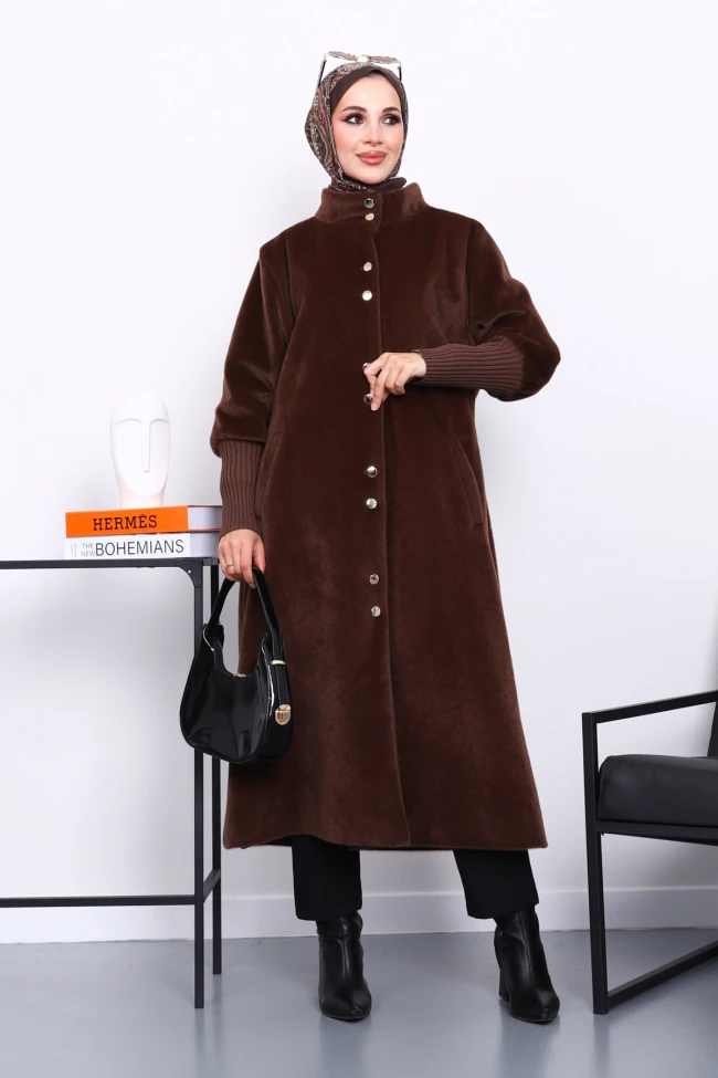 Kahverengi Düğmeli Kolları Triko Angora Kaban