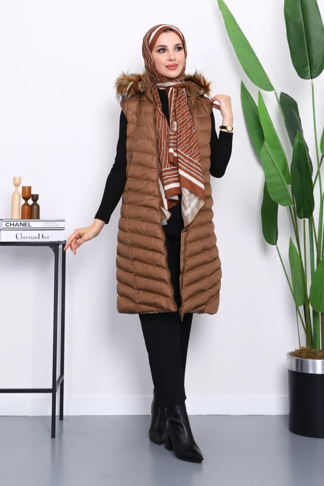 Kahverengi Kapüşonlu Uzun Şişme Yelek