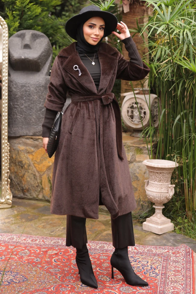 Kahverengi Kolları Örgü Detaylı Angora Kaban