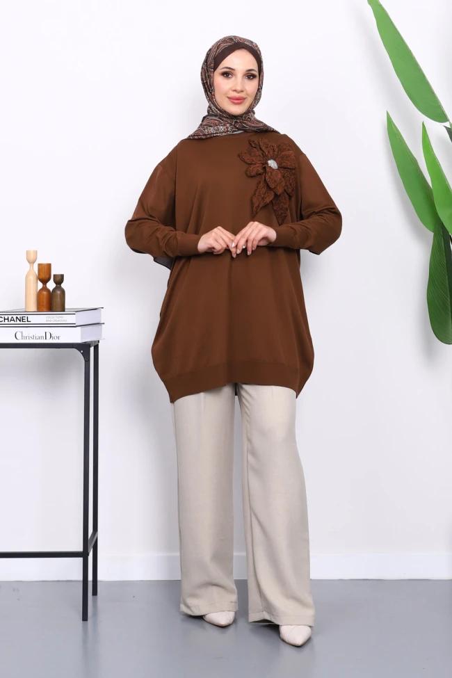Kahverengi Soğuk İplik Çiçek Detaylı Triko Tunik