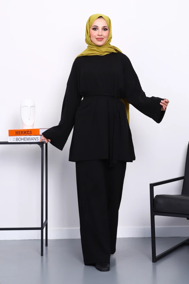 Siyah Bisiklet Yaka Yan Yırtmaçlı Takım