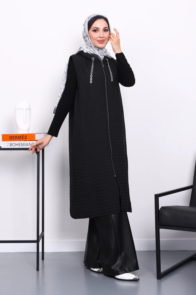 Siyah Kapitone Fermuarlı Kapşonlu Yelek