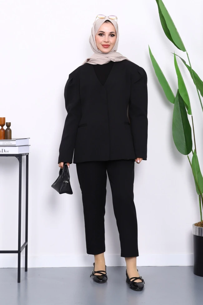 Siyah Vatkalı Düğmeli Ceket