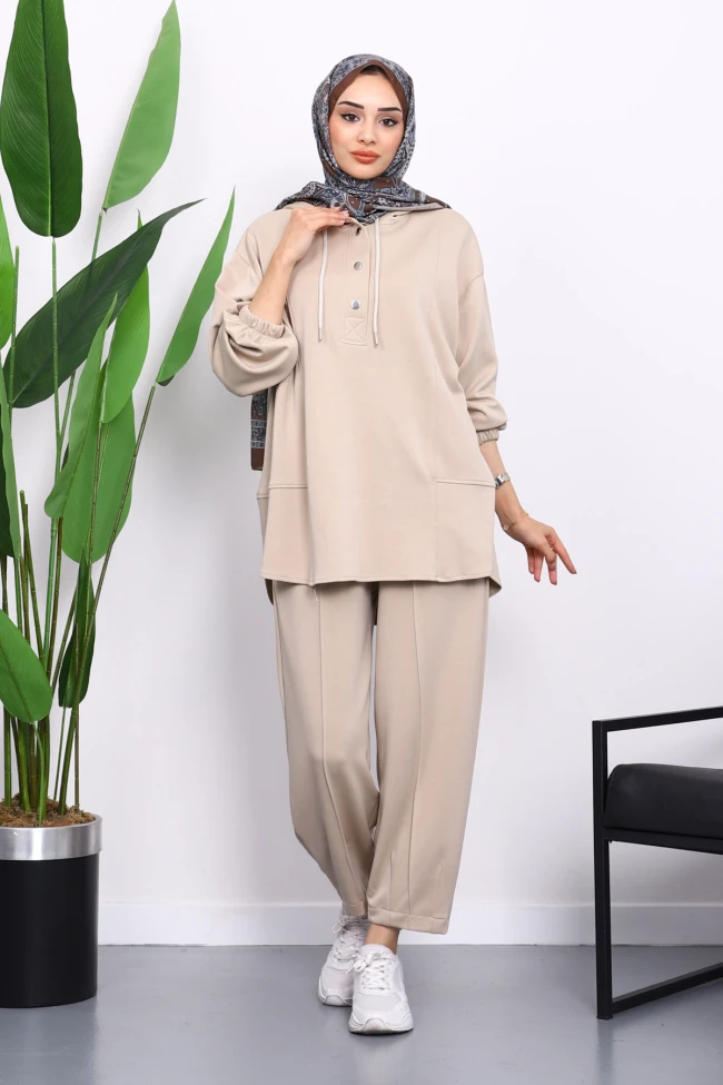 Taş Yaka Çıtçıtlı Tunik Pantolonlu Takım