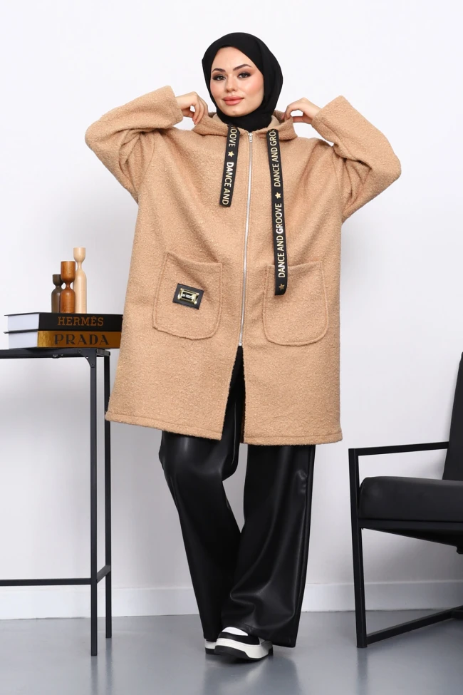 Bisküvi Kapşonlu Cep Detaylı Buklet Kaban