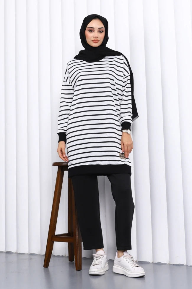 Ekru Çizgili Bisiklet Yaka Armalı Tunik