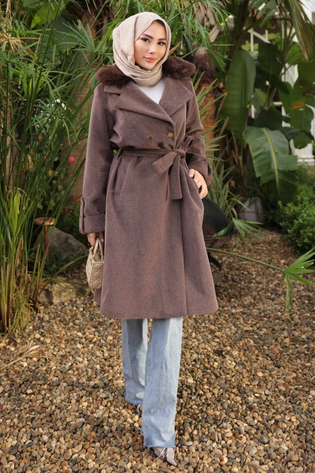 Kahverengi Yaka Kürklü Angora Kaban