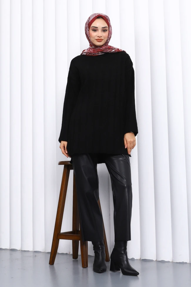 Siyah Yan Yırtmaçlı Fitilli Triko Tunik