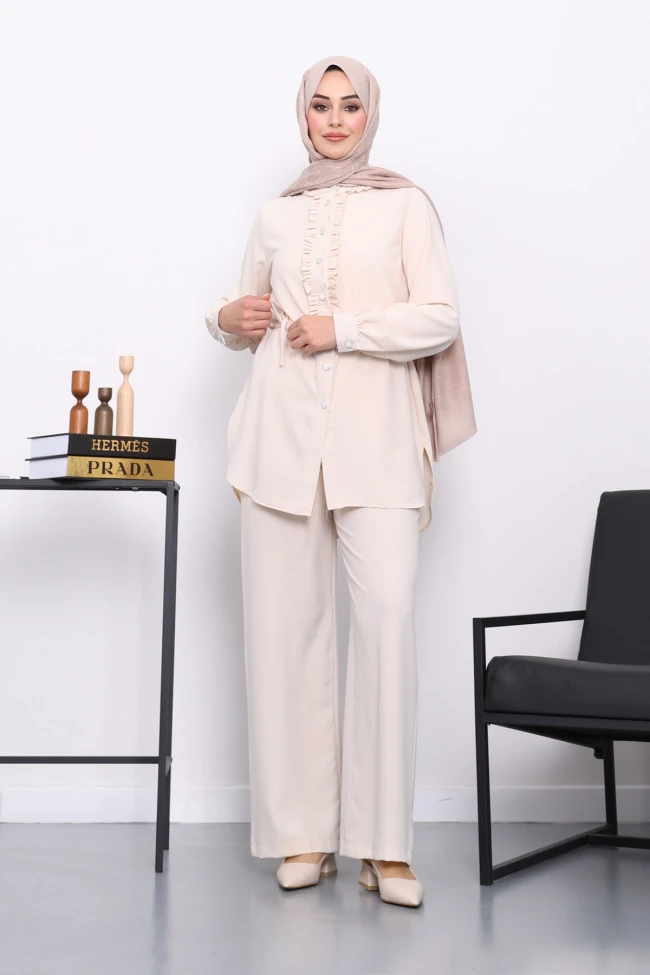 Bej Önü Fırfırlı Tunik Pantolonlu Linda Takım