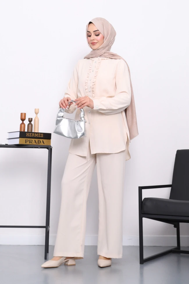 Bej Önü Fırfırlı Tunik Pantolonlu Linda Takım