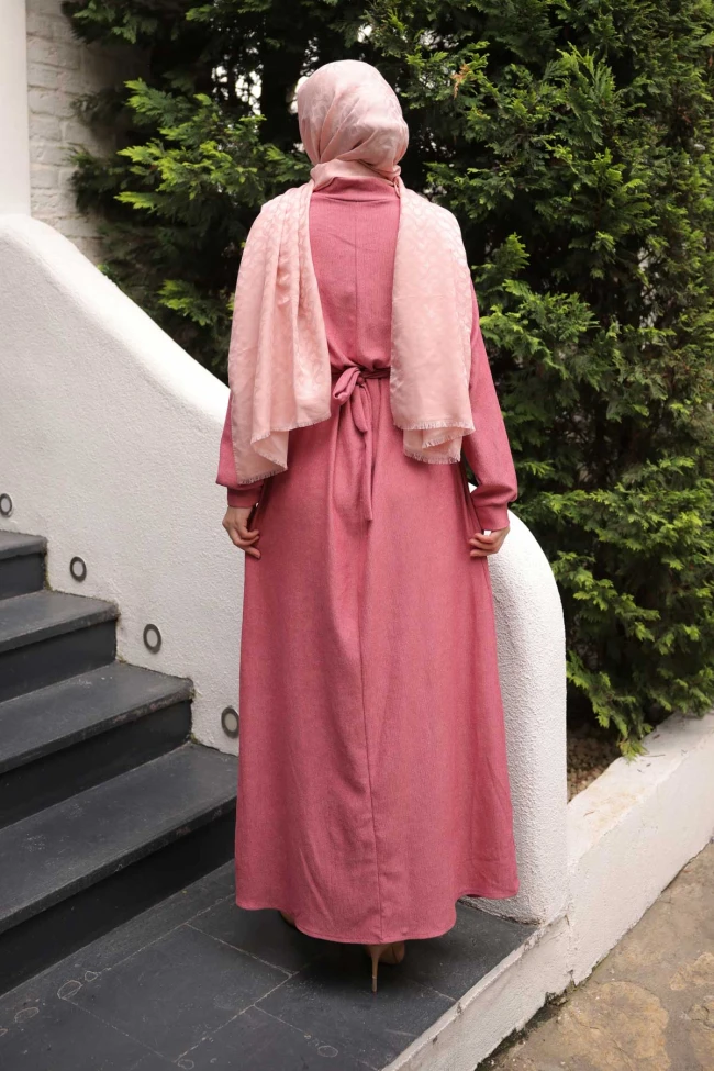 Gül Kurusu Zincir Kuşaklı Fitilli Uzun Elbise