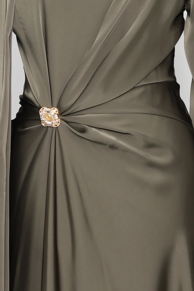 Haki Önü Pelerinli Drapeli Saten Abiye