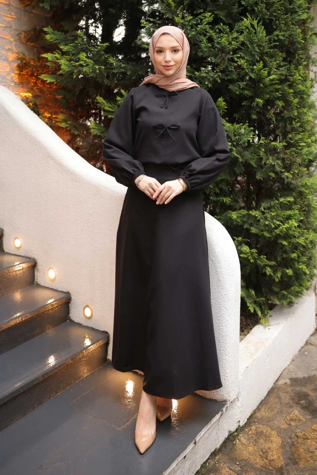 Siyah Önü Fiyonklu Krep Bluz Etekli Takım