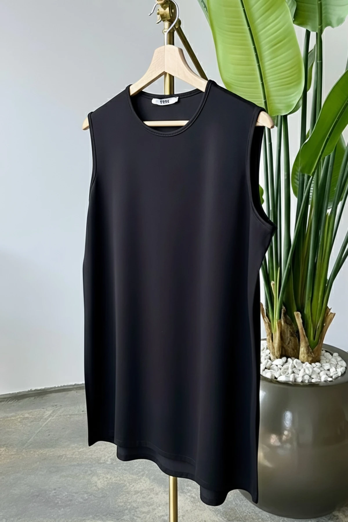 Siyah Sıfır Kol İçlik Tunik