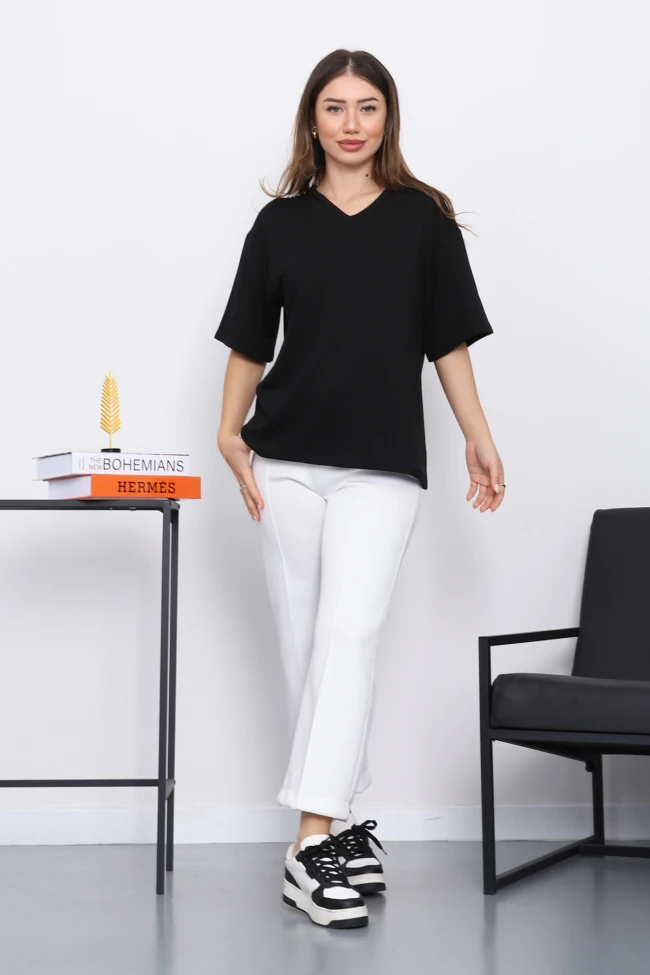 Siyah V Yaka Kısa Kol T-Shirt