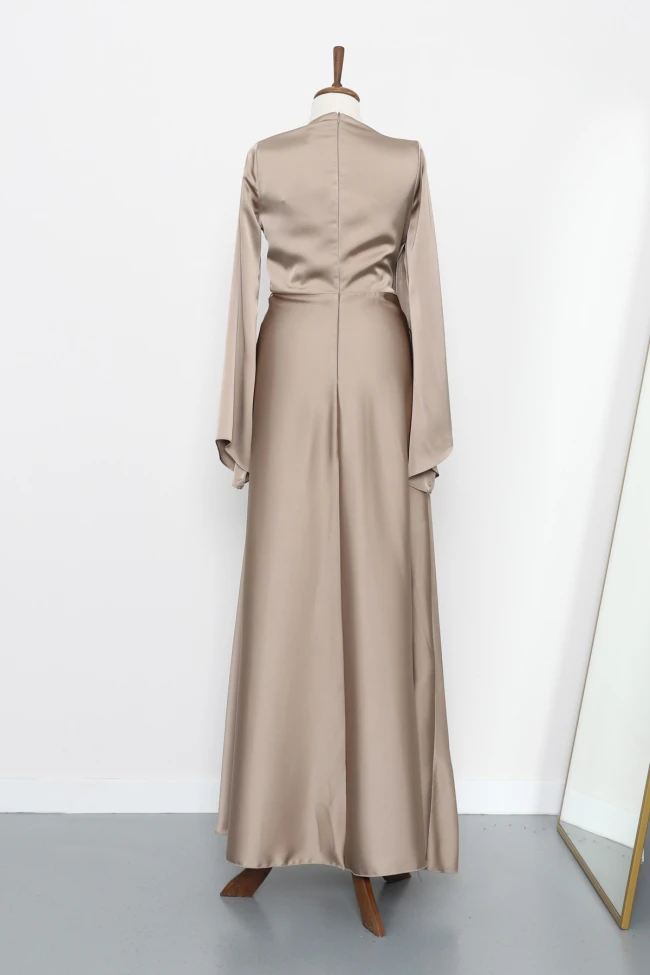 Vizon Önü Pelerinli Drapeli Saten Abiye