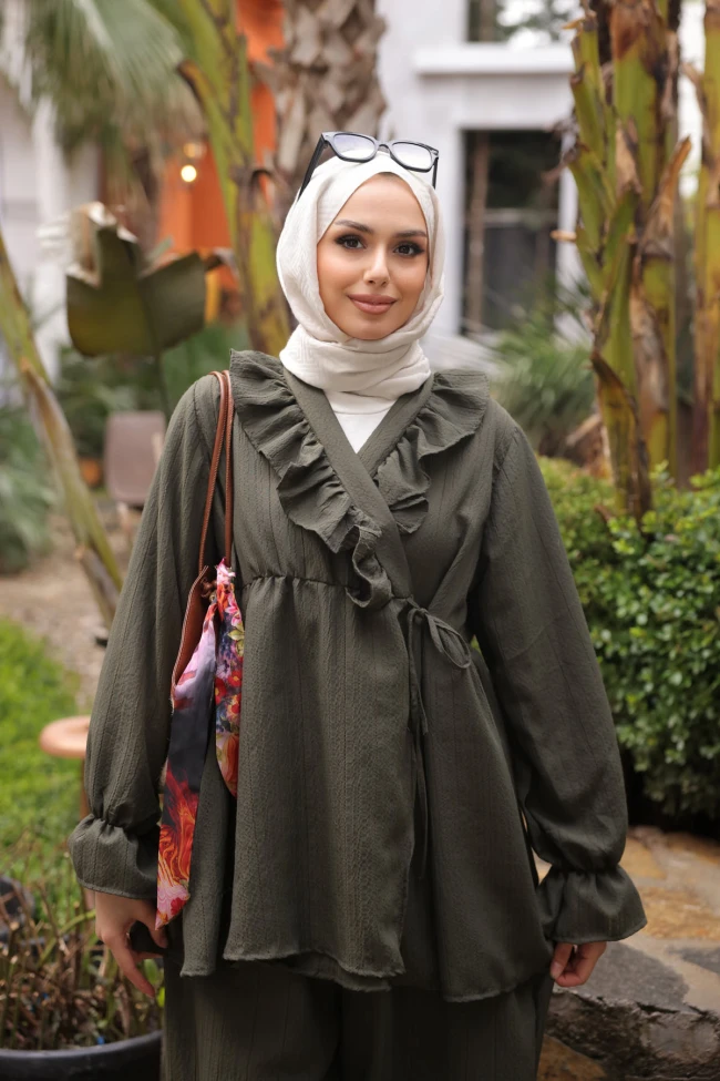 Haki Yaka Fırfırlı Tunik Pantolonlu Takım