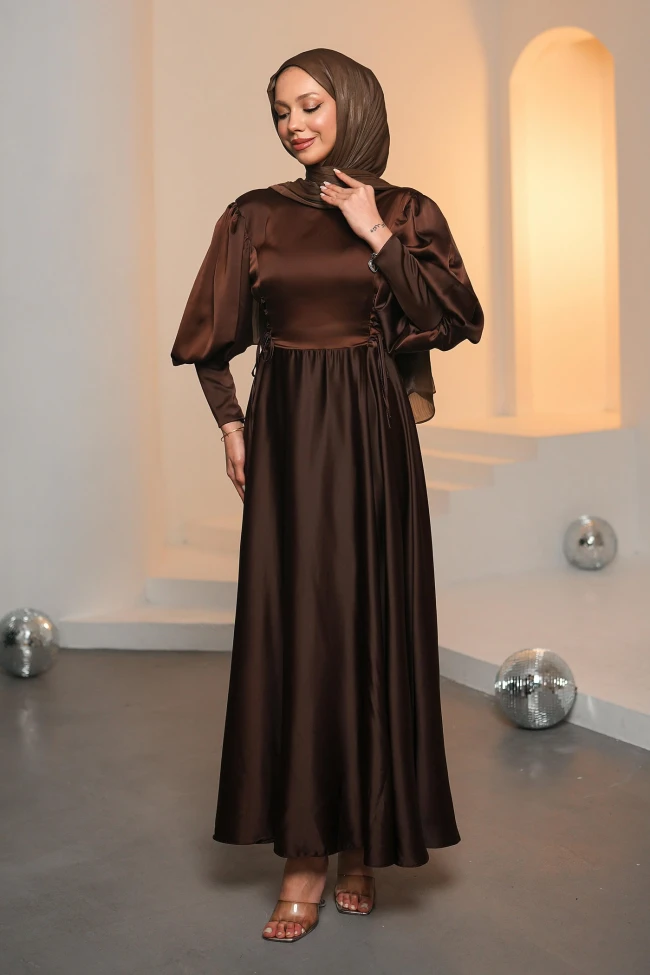 Kahverengi Yan Bağlamalı Saten Abiye