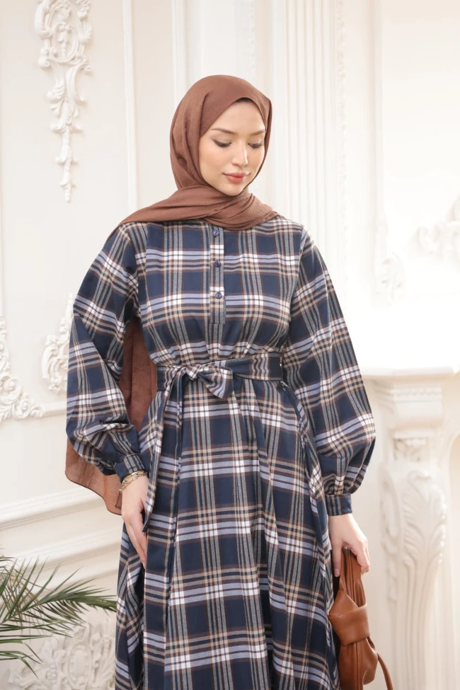 Lacivert Ekose Desenli Kuşaklı Elbise