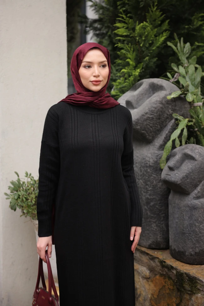 Siyah Dik Yaka Fitilli Triko Elbise