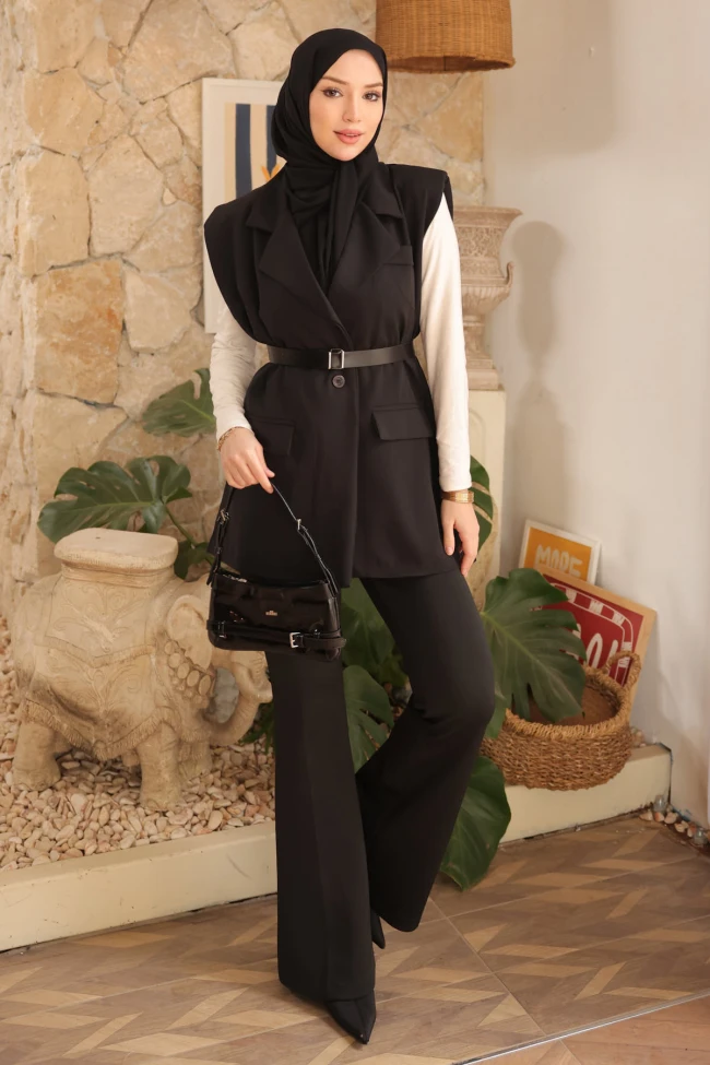 Siyah Omuzu Dik Vatkalı Kemerli Astarlı Yelek