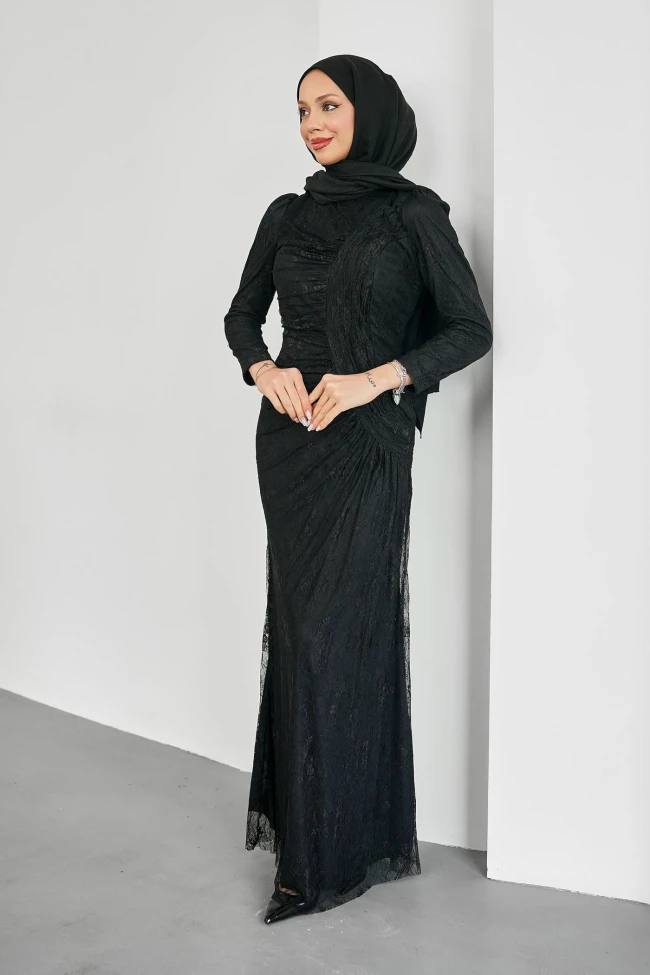 Siyah Önü Büzgülü Güpürlü Abiye
