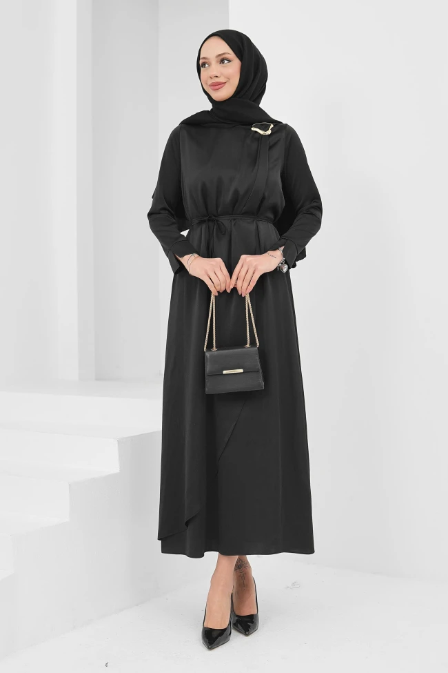 Siyah Yaka Tokalı Saten Abiye