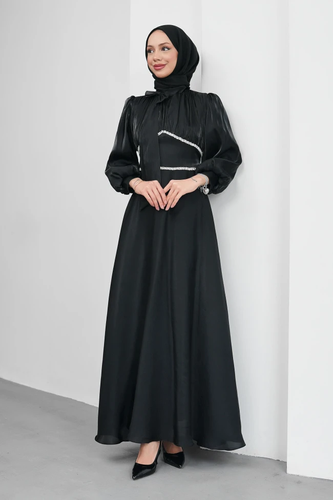 Siyah Yakası Fiyonklu Beli Taş Detaylı Balon Kol Abiye