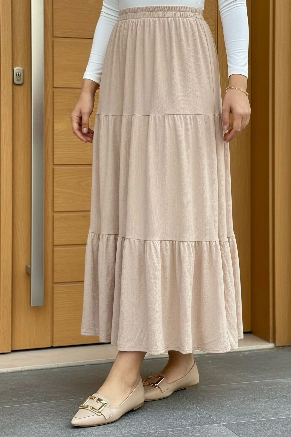Bej Eteği Katlı Bel Lastikli Bürümcük Etek