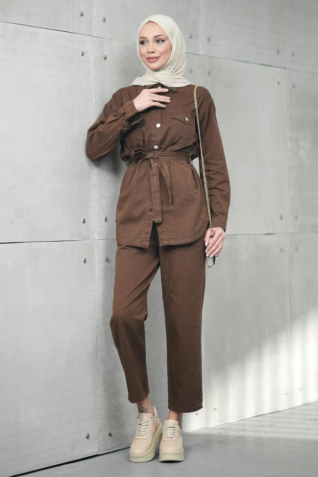 Kahverengi Bel Bağlamalı Cepli Ceket Pantolonlu Kot Takım