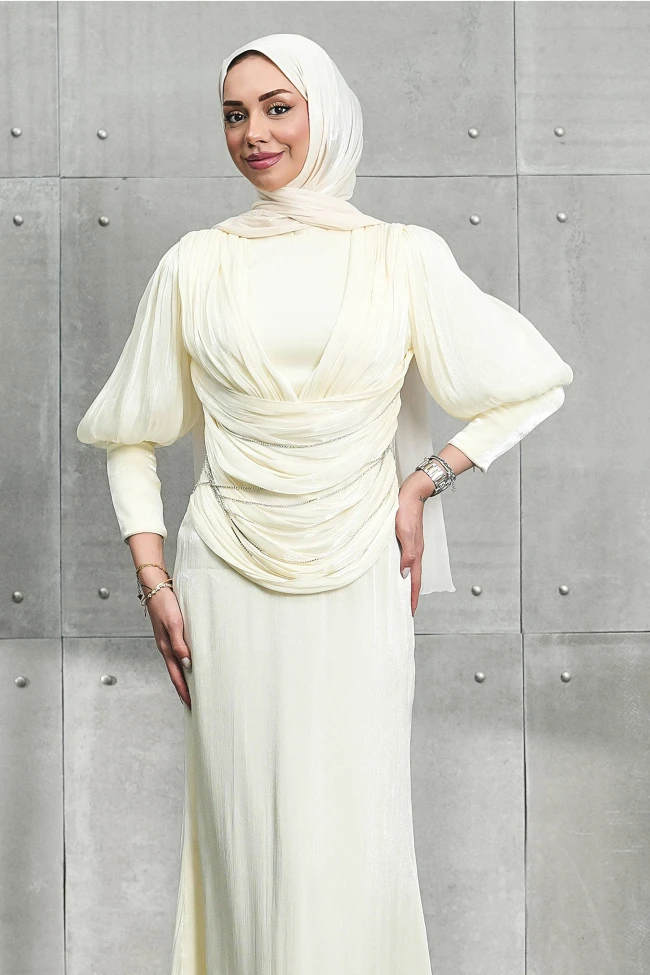 Krem Beli Zincir Detaylı Drapeli Janjan Abiye