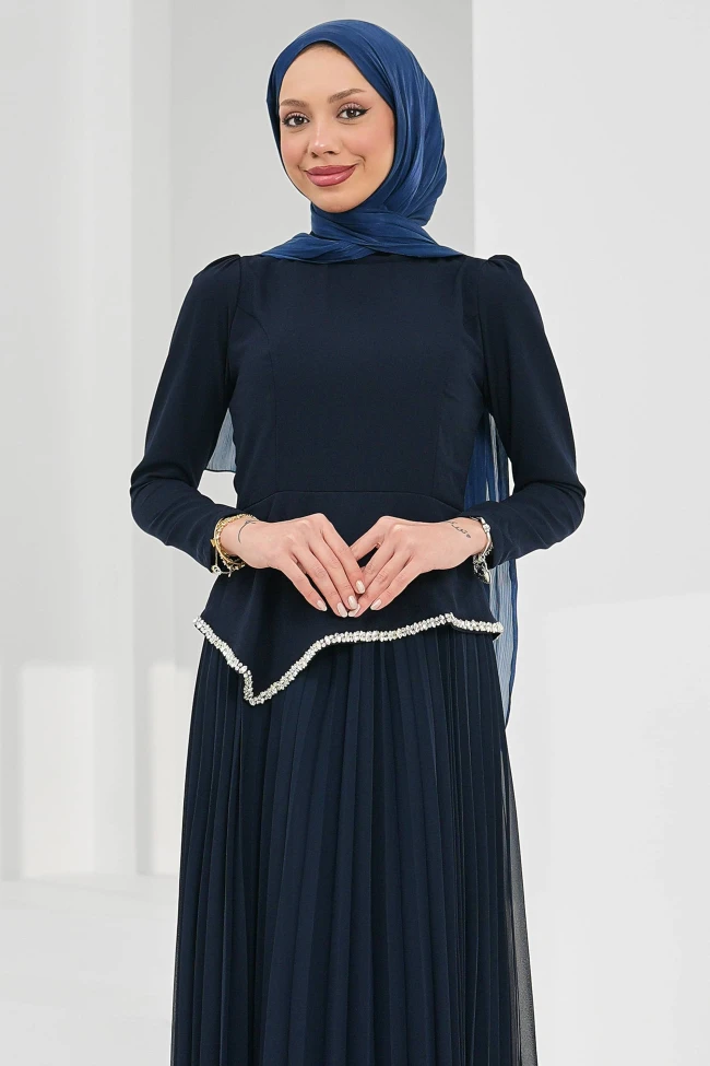 Lacivert Taş Detaylı Tasarım Abiye